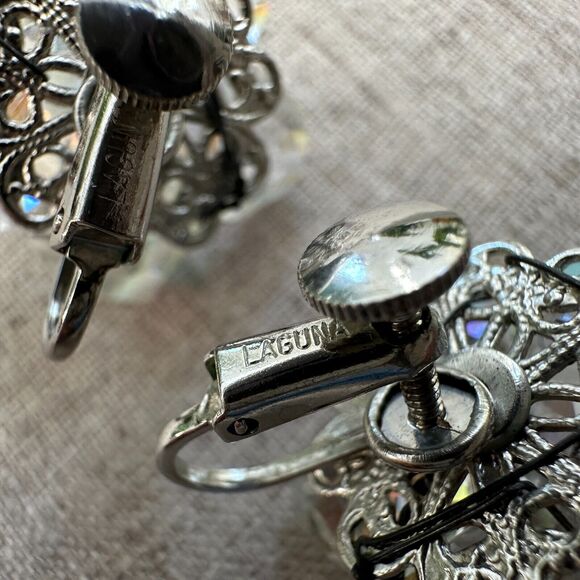 Vintage 1950's LAGUNA Sparkly AB Crystal Flower Cluster Screw Back Earrings 1" - Picture 6 of 12
